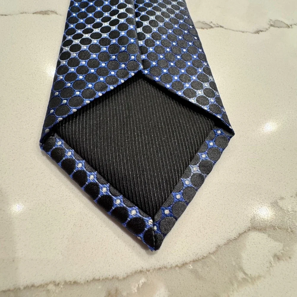 Geoffrey Beene Mens Silk Necktie Black Blue Geometric Circles Handmade Tie